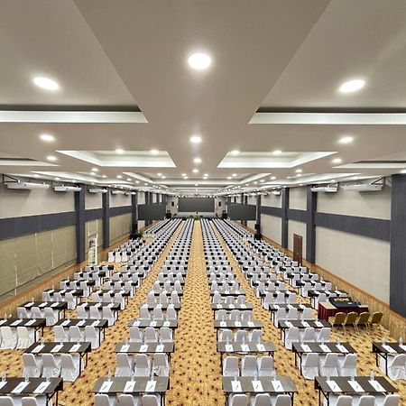 Vega Prime Hotel & Convention Sorong Exterior foto