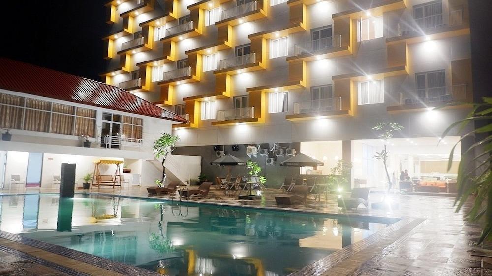 Vega Prime Hotel & Convention Sorong Exterior foto