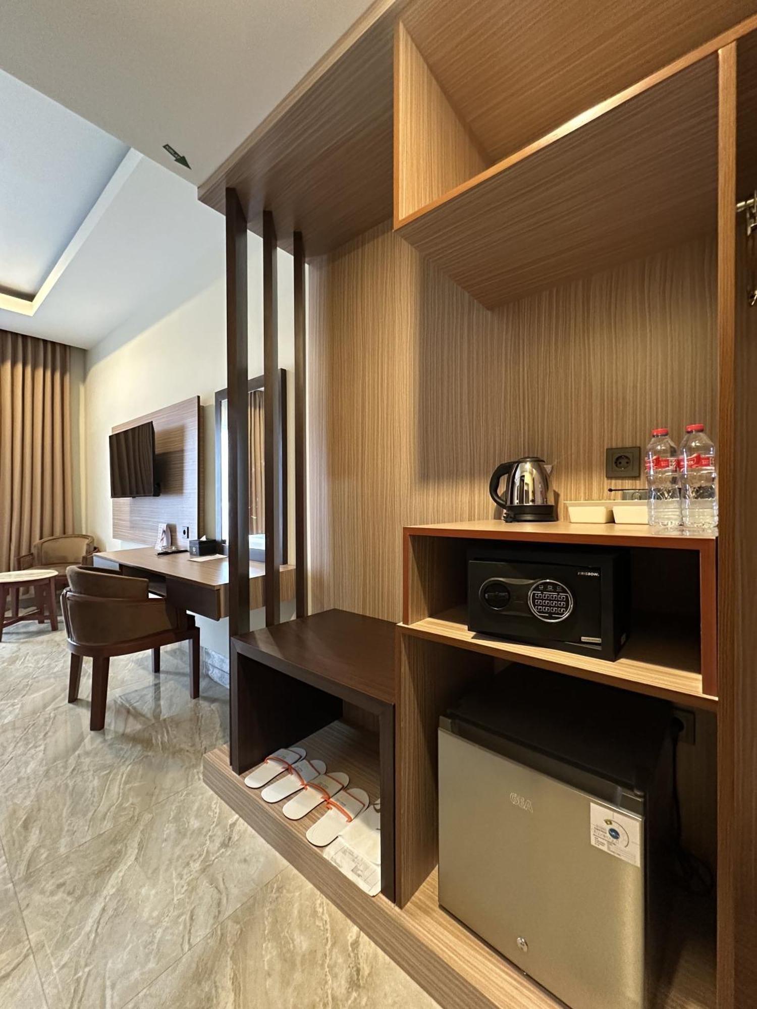 Vega Prime Hotel & Convention Sorong Quarto foto